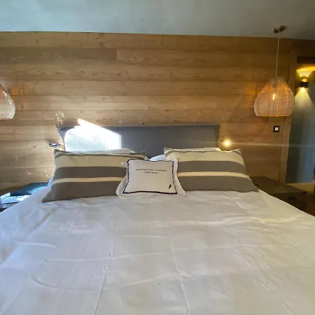 7 Luxury With Cinema *