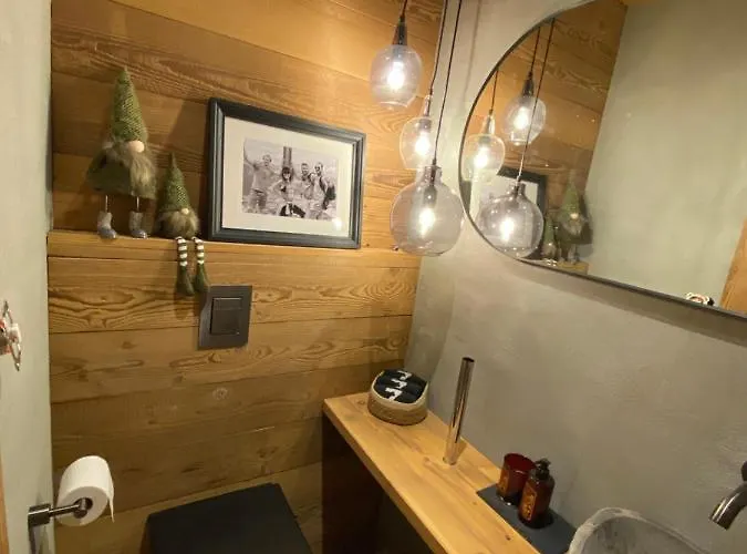 木屋 7 Luxury With Cinema *