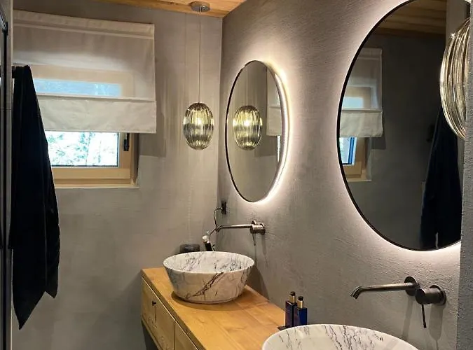 7 Luxury With Cinema 克莱恩 蒙塔纳