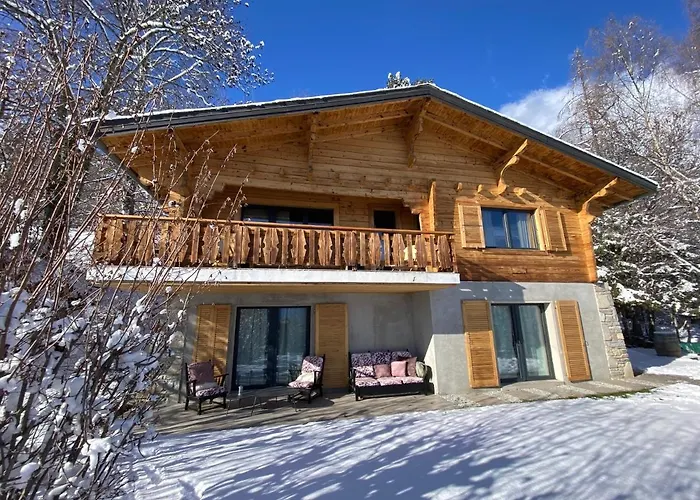 7 Luxury With Cinema *