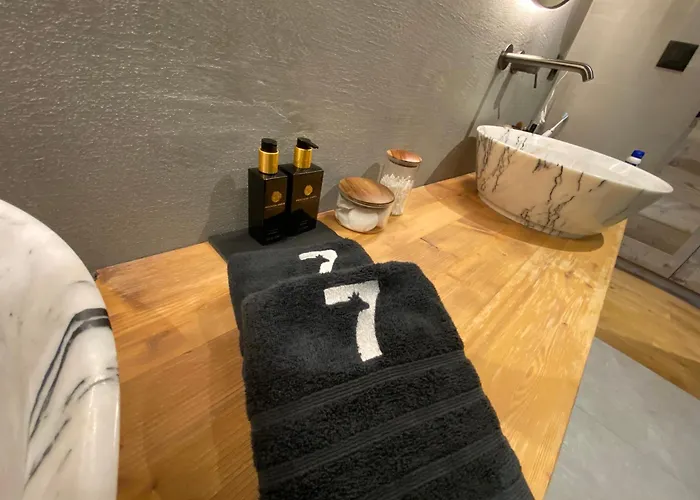 7 Luxury With Cinema